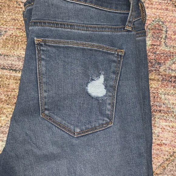 ⭐️Gap True Skinny Jeans - Size 27 - Like New ⭐️ - Picture 3 of 5